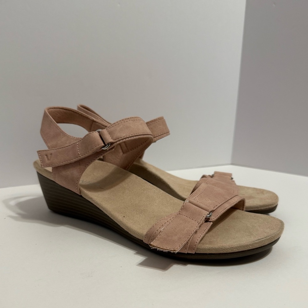 Vionic Adjustable Ankle Strap Wedge Sandal Size 9.5